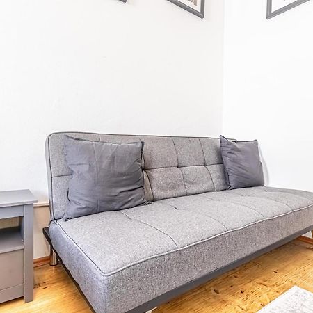 Stylish 1Br Apartment- Near Westbahnhof U3&U6 Wenen Buitenkant foto